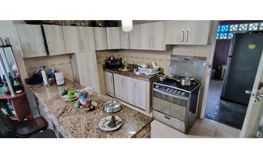 VENDO HERMOSA CASA EN ALTOS DE VACAMONTE