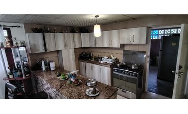 VENDO HERMOSA CASA EN ALTOS DE VACAMONTE