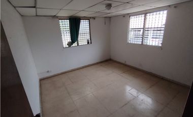 vendo enorme casa ALTOS DE VACAMONTE