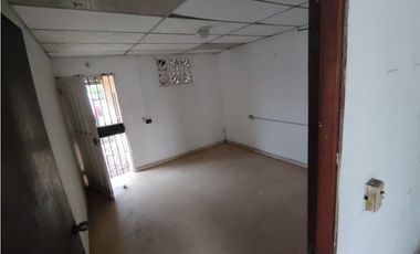 vendo enorme casa ALTOS DE VACAMONTE