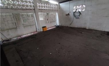 vendo enorme casa ALTOS DE VACAMONTE