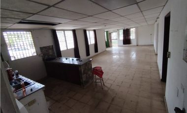 vendo enorme casa ALTOS DE VACAMONTE