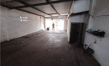 vendo enorme casa ALTOS DE VACAMONTE