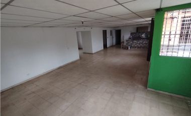 vendo enorme casa ALTOS DE VACAMONTE