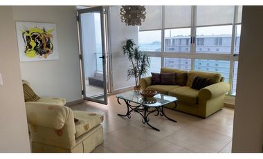 Venta de apartamento en Av. Balboa