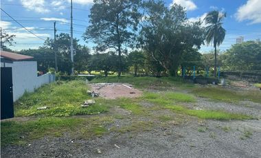 Terreno en Venta – Avenida Santa Elena, Parque Lefevre