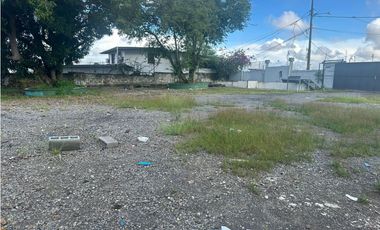 Terreno en Venta – Avenida Santa Elena, Parque Lefevre