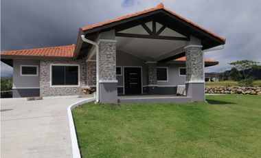 Se Vende Casa Campestre en Alto Boquete, Chiriquí