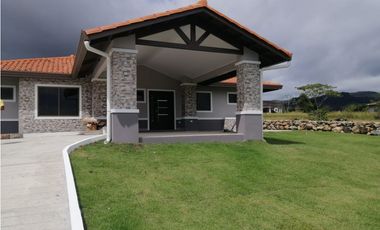 Se Vende Casa Campestre en Alto Boquete, Chiriquí