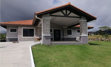 Se Vende Casa Campestre en Alto Boquete, Chiriquí