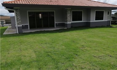 Se Vende Casa Campestre en Alto Boquete, Chiriquí
