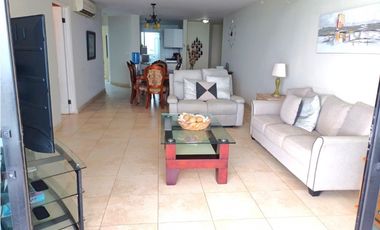 Venta de apartamento amoblado, frente al Mar, Coronado