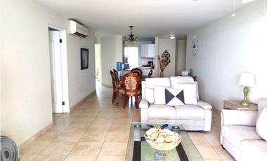Venta de apartamento amoblado, frente al Mar, Coronado