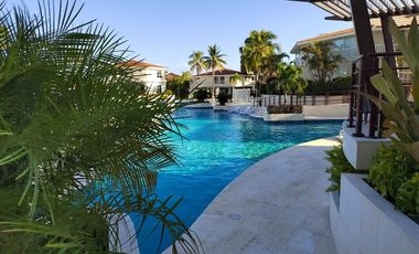 Venta de apartamento amoblado, frente al Mar, Coronado