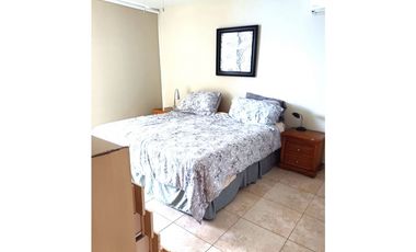 Venta de apartamento amoblado, frente al Mar, Coronado