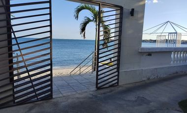 Venta de apartamento amoblado, frente al Mar, Coronado