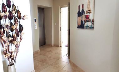 Venta de apartamento amoblado, frente al Mar, Coronado