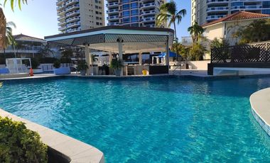 Venta de apartamento amoblado, frente al Mar, Coronado