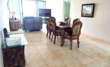 Venta de apartamento amoblado, frente al Mar, Coronado