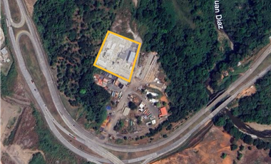 Lote de 10,000 m² con Piso de Concreto