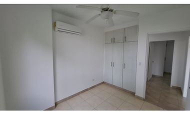 Venta de Apartamento en PH Altamarina, Playa Dorada