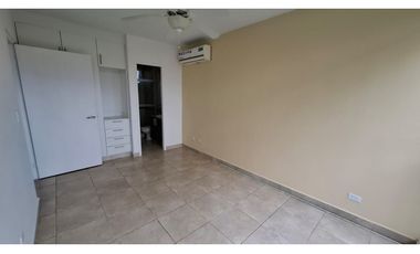 Venta de Apartamento en PH Altamarina, Playa Dorada