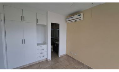 Venta de Apartamento en PH Altamarina, Playa Dorada