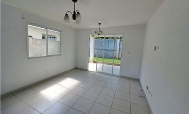 Se vende casa en Las Olas de Playa Dorada