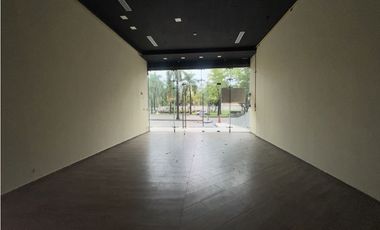 Alquiler de Local Comercial – Costa del Este, Planta Baja