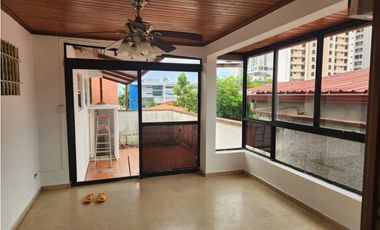VENDEMOS CASA EN LA 12 DE OCTUBRE
