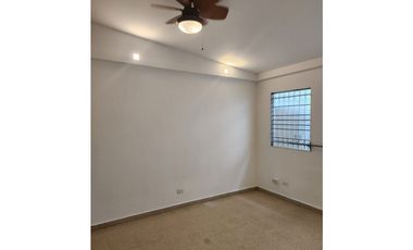 VENDEMOS CASA EN LA 12 DE OCTUBRE