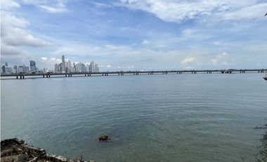 Terreno en Venta Frente al Mar en Casco Antiguo