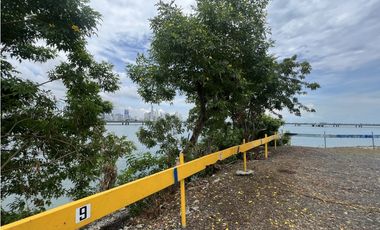 Terreno en Venta Frente al Mar en Casco Antiguo