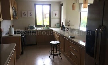 Casa dúplex en alquiler en San Carlos. Panamá Oeste. 25-4760.