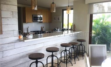 Casa dúplex en alquiler en San Carlos. Panamá Oeste. 25-4760.