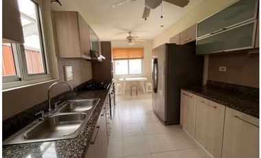 VENTA DE CASA EN VERSALLES LYON , PH QUINTAS DE VERSALLES