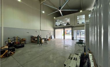 Galera (360m2) en venta en Pacora. 25-9398.