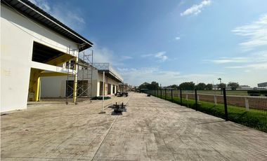 Local comercial de 152m2 en alquiler en Juan Diaz. 25-9521.