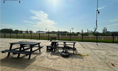 Local comercial de 152m2 en alquiler en Juan Diaz. 25-9521.