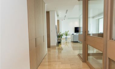 Venta de apartamento en PH Aria en Costa del Este.