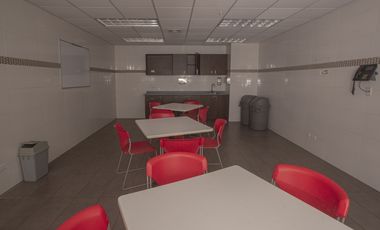 Oficina Amplia en Oceania Business Center – Ideal para Multinacionales