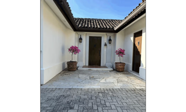 VENTA DE CASA EN BUENAVENTURA, PH LOS PORTALES