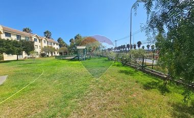 ¡Tu Hogar Ideal en Coquimbo con Jardín y Piscina!