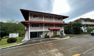 Venta de casa en Albrook, Panamá