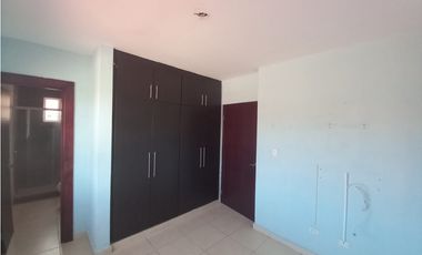 Venta de Casa  Reposeído en  Villas del Golf , Villa Lucre