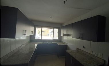Venta de Casa  Reposeído en  Villas del Golf , Villa Lucre