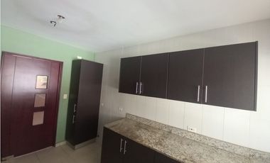 Venta de Casa  Reposeído en  Villas del Golf , Villa Lucre