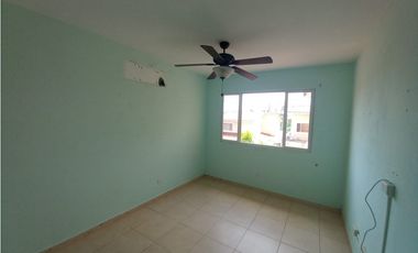 Venta de Casa  Reposeído en  Villas del Golf , Villa Lucre