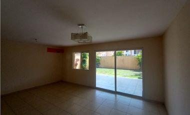 Venta de Casa  Reposeído en  Villas del Golf , Villa Lucre