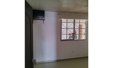 VENDO CASA EN PARQUES DE OVIEDO, HATO MONTAÑA